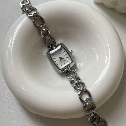 1 件简约小方形表盘链条手表，外观适合高中/大学女生，复古美学石英表（由于拍摄过程中的光线和角度，与照片相比可能会出现轻微色差）