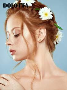 DOLOTTA 1PC 18G Stainless Steel Cartilage Earrings For Women Flat Back Earrings Internally Threaded CZ Earrings With Moon Heart-Shaped Bee Butterfly Tragus Helix Piercing Jewelry Valentines,Mom,Mother,Mother's Day,Gift - Gold - View 4