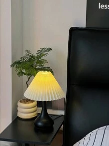 1 pezzo Lampada da tavolo nera semplice, lampada da tavolo fatta a mano con plissettatura, lampada da tavolo retrò, lampada da comodino in legno stile nordico, adatta per hotel, sala da pranzo, campeggio, luce calda, lampada d'atmosfera