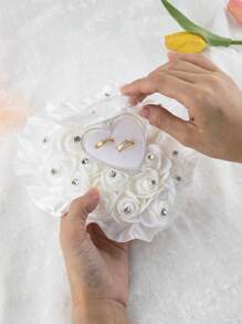 1 件白色结婚戒指枕头（不包括戒指）心形结婚戒指盒枕头垫配丝带珍珠蕾丝水晶玫瑰婚礼仪式戒指架