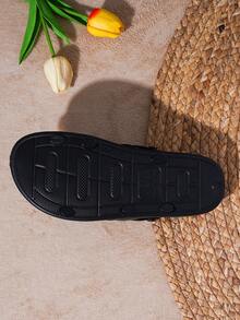 Men's New Summer Fashion Casual Deodorant Non-Slip Wear-Resistant Thick-Soled Beach Sandals - Black - View 6
