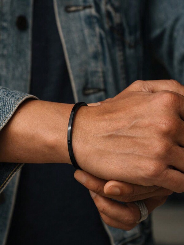 1 pieza Brazalete minimalista en C de acero inoxidable ajustable negro para hombre, adecuado para uso diario