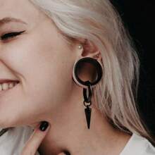 2PCS Ear Gauges Tunnels 316 Stainless Steel Plugs With Rings Spike Stretcher Studs Women Men Body Piercing Jewelry