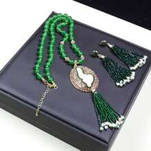 女士手工珠宝套装，包括巴洛克珍珠吊坠项链、流苏耳环、黄铜镶嵌宝石，奢华优雅的正装和休闲装配饰