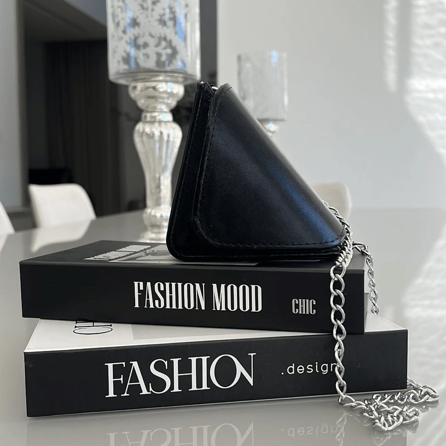 Mini Bag Female Triangle Bag Launch In Varnish Flap - 黑色 - 查看 1