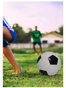 Sepak bola - Hitam dan Putih - View 5