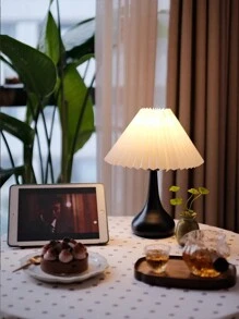 1 pezzo Lampada da tavolo nera semplice, lampada da tavolo fatta a mano con plissettatura, lampada da tavolo retrò, lampada da comodino in legno stile nordico, adatta per hotel, sala da pranzo, campeggio, luce calda, lampada d'atmosfera