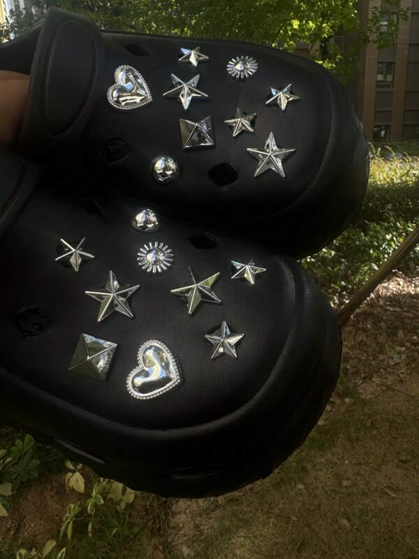 18pcs Heart & Star Shaped Detachable Shoe Charms, DIY Hollow Out Clogs Accessories, Beach Sandals Decorations, Holiday Gift