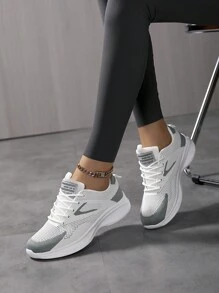 Baskets décontractées mode femme - respirantes et confortables, chaussures de course basses à lacets avec design rayé, polyvalentes pour toutes les saisons, disponibles en blanc/vert, rose clair/bleu, noir/blanc et bleu foncé/noir