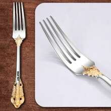 3pcs Personalized Stainless Steel Flatware Set With Vintage Embossed Pattern, Great For Family And Friend Gathering Gift Christmas Gift