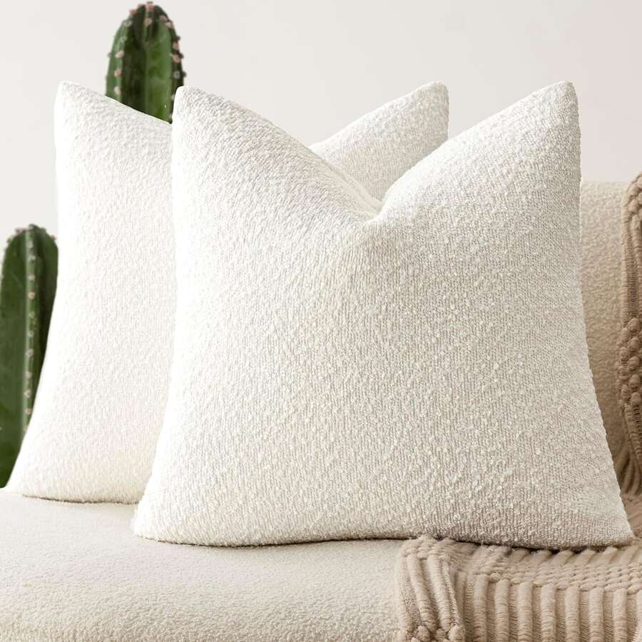 Sarung Bantal - berwarna gading - View 1
