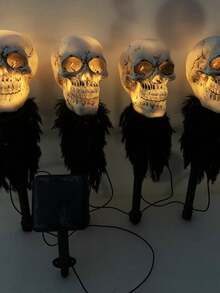 Đèn trang trí gắn sàn Halloween nhiều kiểu, Đèn cỏ bằng nhựa năng lượng mặt trời, Đèn trang trí tiệc ma, Đèn trang trí không gian sân trong, Đèn trang trí biệt thự sân vườn Trang trí phòng Halloween Trang trí sân vườn Halloween làm quà tặng Trang trí ngày lễ cổ tích Trang trí lễ hội - nhiều phong cách - Xem 14