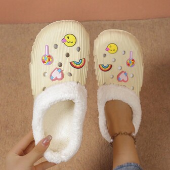 Nuevas zapatillas de mujer de otoño/invierno con hebilla DIY, forro de felpa cálido, suelas de EVA antideslizantes, diapositivas de piel esponjosa, zapatos unisex para parejas en negro y blanco