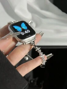 1 pièce de bracelet de montre Apple de luxe incrusté de strass en forme de trèfle à quatre feuilles, convenant aux montres Apple Ultra/SE/Série 10/9/8/7/6/5/4/3/2/1 de 38/40/41/42/44/45/46/49mm
