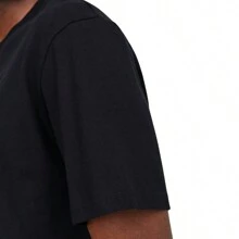 Camiseta Streetwear de Algodão Gola Redonda Estilo Skatista Estampada Preta e Branca