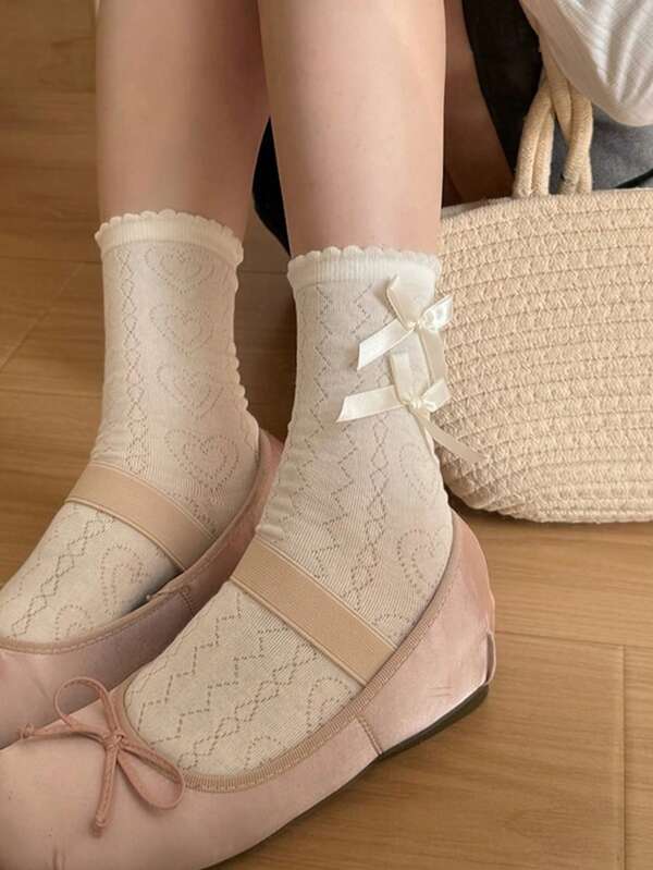 1 Pair Women Hollow Heart Lattice Ruffle Trim Bow White Mesh Breathable Comfortable Versatile Sweet Fashion Girl Knee High Socks, Suitable For Spring And Summer