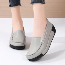 Casual Women's Shoes Spring And Autumn New Style Slip-On Thick-Soled Platform Shoes Soft-Soled Non-Slip Mother's Shoes Comfortable Middle-Aged And Elderly Toe Shoes