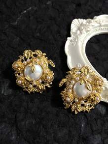 Pendientes de botón con flor vintage multicapa exagerada de perlas falsas de estilo barroco retro y de alta gama, adecuados para uso diario y de fiesta, regalo para el Día de San Valentín, Madre, Día de la Madre