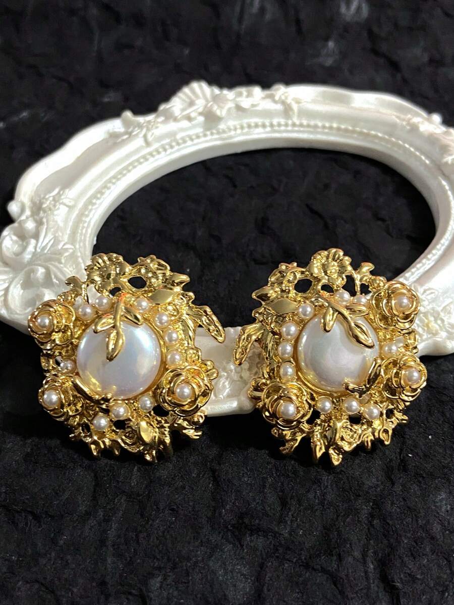 Pendientes de botón con flor vintage multicapa exagerada de perlas falsas de estilo barroco retro y de alta gama, adecuados para uso diario y de fiesta, regalo para el Día de San Valentín, Madre, Día de la Madre