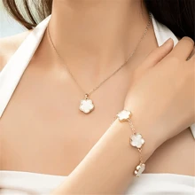 1 Set Exquisite Lucky Clover Jewelry Set - 18K Gold Plated, Acrylic Mosaic, 304L Stainless Steel Flower Bracelet And Pendant Necklace Set, Ideal Gift For Girls And Friends, Fashion Accessory Suitable For Any Occasion Valentines