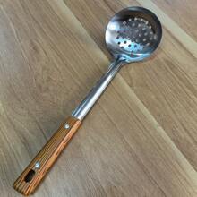 Juego de utensilios de cocina de acero inoxidable con mango de grano de madera simple para el hogar, incluye espátula, cacerola, paleta, colador, almohadilla resistente al calor, cocina, regalo de Navidad - Multicolor - Ver 13