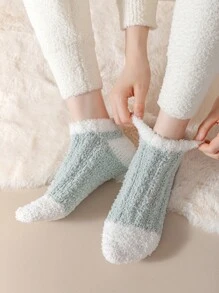1 双女士短袜 ﻿ ﻿ 舒适毛绒袜子 防滑袜 拖鞋袜 蓬松袜 - 綠色 - 查看 7