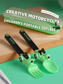 Juego de tenedor y cuchara de PP para bebé con forma de motocicleta y diseño de dibujos animados, vajilla portátil y divertida para niños, incluye caja de almacenamiento, disponible en múltiples colores - Color - Ver 5