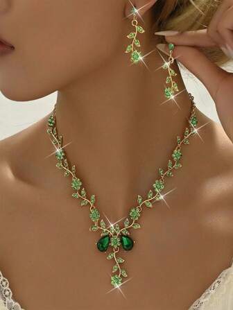 1入組女性花朵設計優雅復古風鑽石珠寶套裝，包括1對耳環和1條項鍊，適用於婚禮或派對