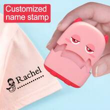 Personalisierter Namens-Stempel für Kleidung - süßes Monster Design, wasserfest und waschbar, perfekt zum Beschriften von T-Shirts, Rucksäcken und anderen persönlichen Gegenständen, einfach zu benutzen, ideales Geschenk für ihn, sie, Freund, Freundin, Familie, Kinder, Mitarbeiter zu Jahrestagen, Geburtstagen, Hochzeiten, Weihnachten, Herbst, Schule, Büro/Geschäft, Schulanfang