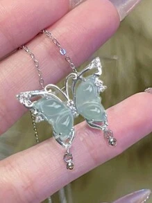 1 pieza Nuevo collar de mariposa de lujo ligero de estilo chino para mujer, forma colgante, regalo para banquetes, fiestas y citas