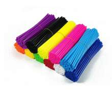 36 PIEZAS NUEVAS Cubiertas de protección de radios de rueda de color azul claro para motocross, protector universal de radios de rueda para bicicleta de motocross, material: PVC, color: azul claro, longitud: 170 mm (6-3/4 pulgadas), cantidad: 36 piezas, se ajusta universalmente a la mayoría de las motos. No solo para K--TM 65 85 80 160 125 250 450 500 EXC EXCF EXC F 125 250 450, para 125 SUZUKI 250 450 K--TM 150 KAWASAKI 500 CR YZ RM KX CR, para CR YZ RM KX 80 125 250 450 500 CRF YZF RMZ KXF, para CR YZ RM KX 85 Motorcycle 500 CRF YZF RMZ KXF