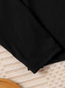 Fashionable And Elegant Home Leisure Set, Featuring A Round Neck Long Sleeved Top With A Bear Pattern And Checkered Pants. This Fabric Is Very Comfortable And Suitable For Tween Girls To Wear In Spring And Autumn Seasons - Black - View 5