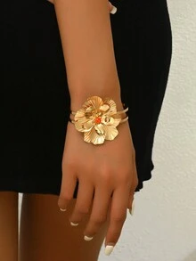 سوار يد أنيق فاخر بتصميم بسيط وشخصي مع نقش زهري مجوف، زخرفة من الراين، تصميم غير متماثل، مناسب للحفلات والأعياد والخروجات والتنقلات والهدايا والمناسبات الرومانسية والزفاف، قطعة واحدة - نموذج نمط جوفاء - مشاهدة 6