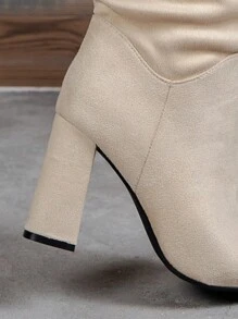 Botas altas elegantes y versátiles con tacón alto para mujer, de otoño/invierno, de color beige, con pliegues y largo hasta la pantorrilla, para uso diario y de oficina - Beis - Ver 7