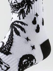 1双男女通用街头时尚滑板篮球嘻哈袜，设计师新奇趣味疯狂袜子，饰有恶魔玫瑰图案 - 彩色 - 查看 4