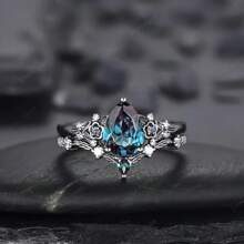 哥特式 2 件黑金梨形亚历山大订婚戒指，黑花承诺戒指套装搭配独特铂金黑戒指新娘套装礼物