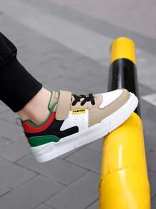 1 Pair Fashionable Casual Breathable Color Matching Leather Low-Top Skateboard Shoes For Teenagers. Anti-Slip, Wear-Resistant, Shock-Absorbing Sports Shoes, Suitable For Outdoor Activities & Versatile Wear For Kids