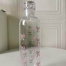 Botella de agua de plástico de gran capacidad con estampado de mariposa y escala de medición, adecuada para la hidratación diaria