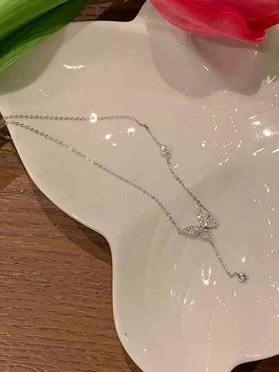 1pc Elegant Butterfly Pendant Necklace, Dainty Minimalist Design Choker