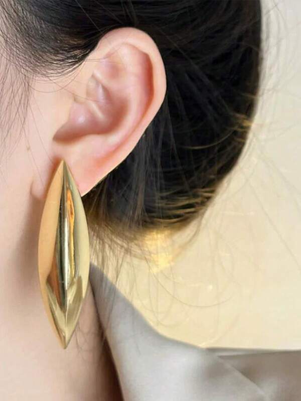 زوج أقراط طويلة فاخرة عالية الجودة بتصميم هندسي مبالغ فيه على شكل مخروط، تصميم شخصي فريد، جاذبية أنيقة