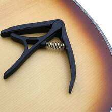 Gitarre Ukulele Kapo Plektrum 3-in-1 Kapo Ukulele Saitenwechsler Clip, Gitarrenakkord Presser, Gitarrensaite, E-Bass