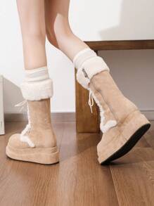 女士卡其色雪地靴，内衬厚实米色毛绒，保暖中筒设计，适合户外休闲运动，秋冬季穿着。 - 卡其色 - 查看 3