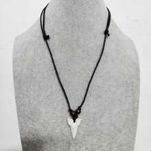 1pc Authentic Style Shark Tooth Necklace - Rustic Wooden Beads And Durable Rope, Meticulously Carved Bone Imitation, Suitable For Men And Women Fashion Accessories