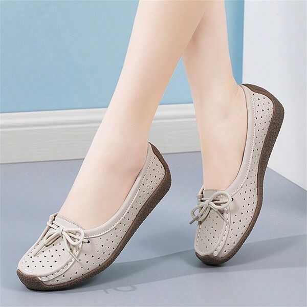 Mocasines perforados y transpirables para mujeres de edad media y mayores, sandalias planas de suela suave de tendón de vaca perforadas con slip-on para el verano