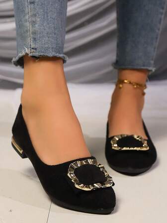 女士平底尖头一脚蹬乐福鞋，新款软底低跟舒适防滑水钻休闲鞋，轻便透气纯色平底鞋（建议宽脚订购大一码）