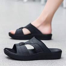Nuevos sandalias cómodas, de moda, minimalistas, ligeras y versátiles para hombre
