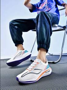 Sportschoenen voor heren 2024 Nieuwe zomerloopschoenen Casual mesh sneakers Schokabsorptie en ademend
