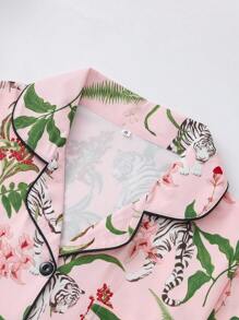 Conjunto de pijama de 2 piezas para mujer, con diseño floral y de tigre, para otoño e invierno. Incluye blusa de manga larga con solapa cómoda y pantalones holgados de cintura elástica. Conjunto casual de uso en casa o paseo, para vacaciones.
