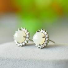 1 paire de boucles d'oreilles élégantes en fleur dorées en jaspe naturel, boucles d'oreilles en émeraude dorées anti-allergiques, boucles d'oreilles décoratives en jade naturel, style rétro simple, bijoux raffinés pour femmes, cadeau d'anniversaire, de fête des mères pour épouse, boîte-cadeau de luxe.