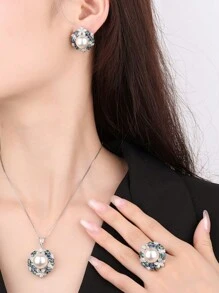 4 pièces Ensemble de bijoux en argent 925 avec perles et cubic zirconia, élégant et luxueux, comprenant un collier, une bague et des boucles d'oreilles. Convient pour le mariage (mariée/demoiselles d'honneur), l'anniversaire, les récompenses d'employés et le port quotidien